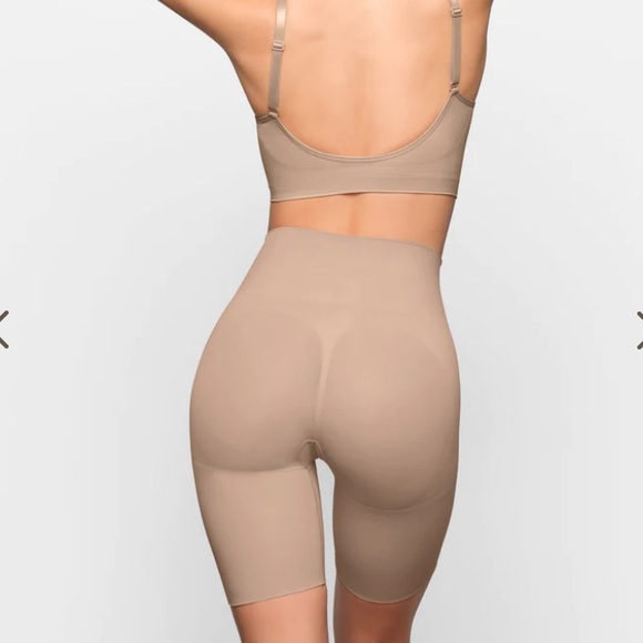 SKIMS NWOT Seamless Shorts Mid Thigh Butt Lifting Color Clay XXS, XS, S, M - Picture 3 of 11